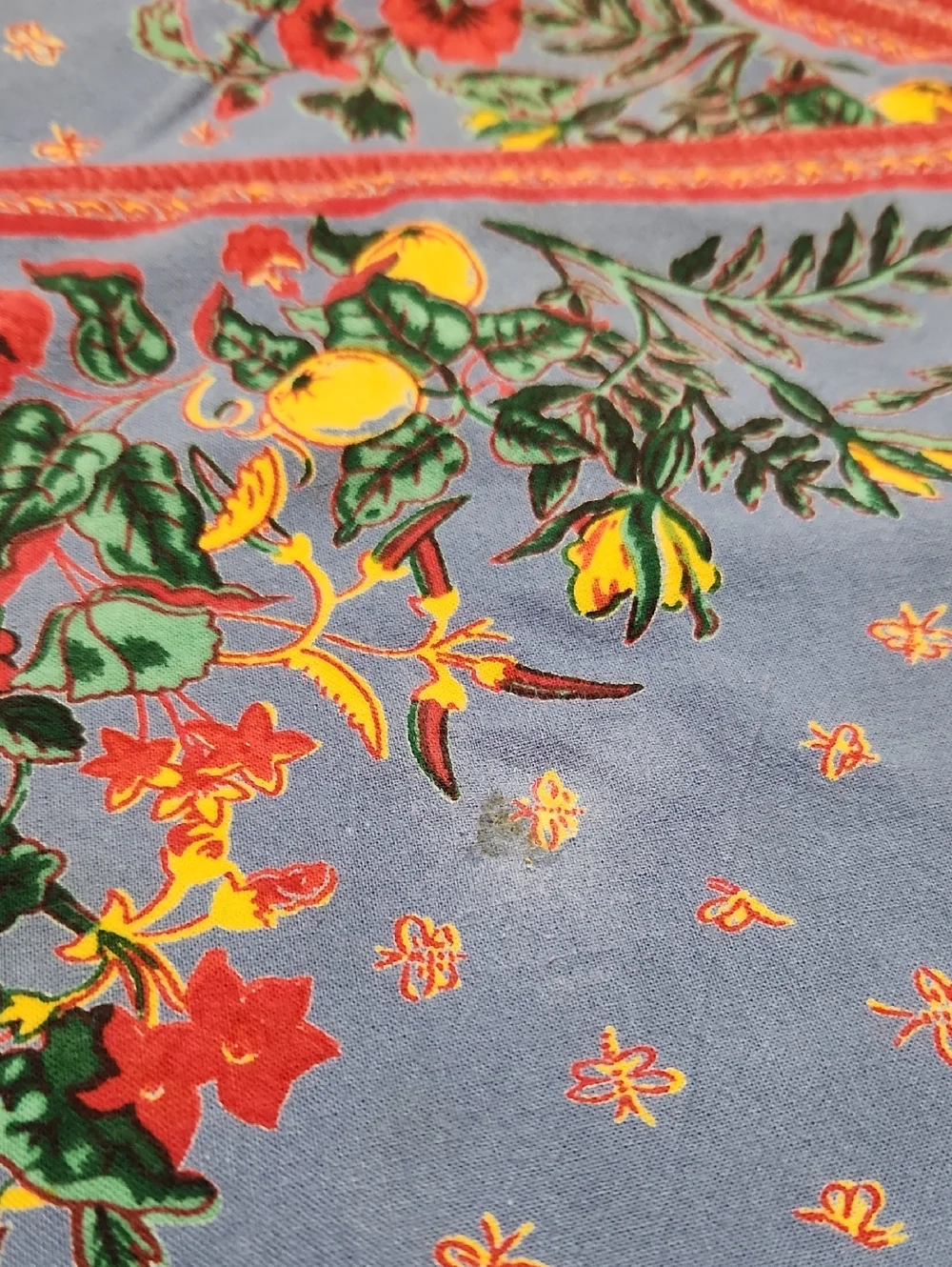 Williams Sonoma French Country Blue  Fabric Placemats Set Of Four Red & Yellow